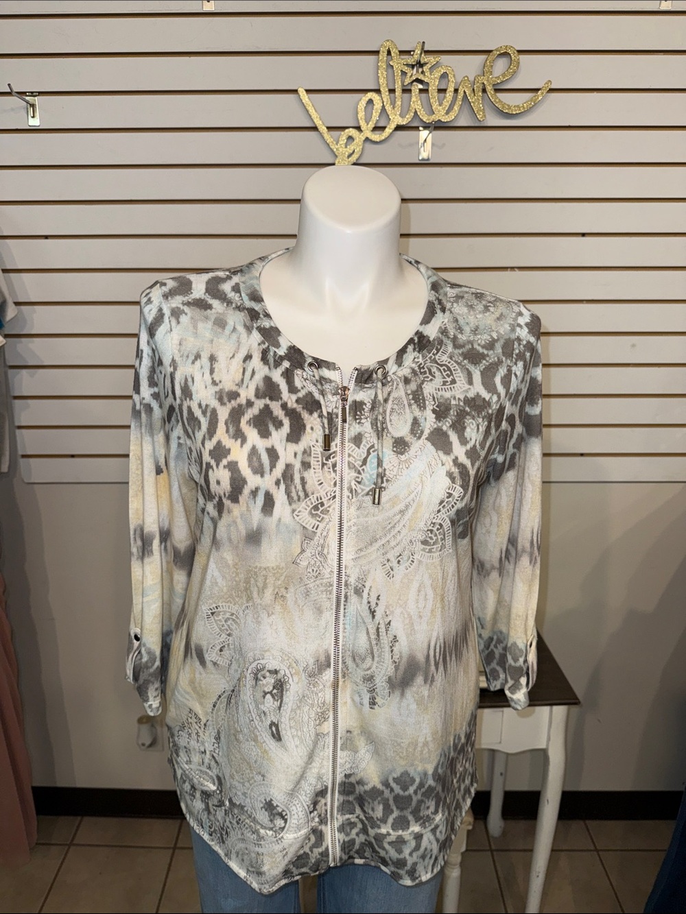 Lightweight Zip-Front Print Cardigan in Gray and Cream, Chico’s size 2
